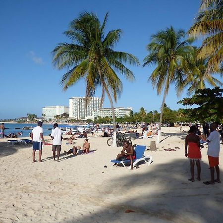 Beach One Bedroom Suite 13 オーチョ・リオス エクステリア 写真