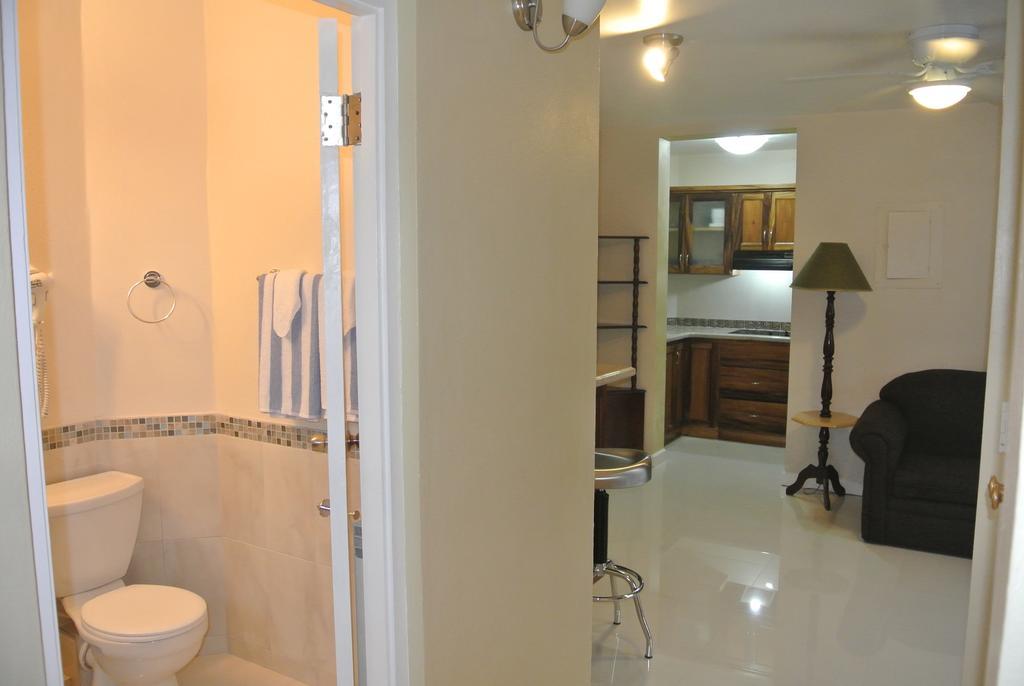 Beach One Bedroom Suite 13 オーチョ・リオス 部屋 写真