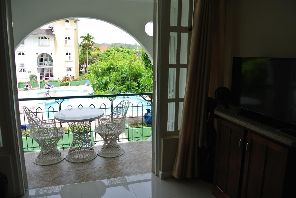 Beach One Bedroom Suite 13 オーチョ・リオス エクステリア 写真
